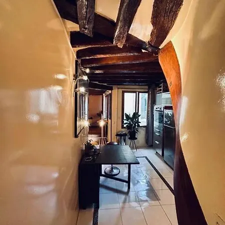 Appartamento Artist's Loft In Center Parigi